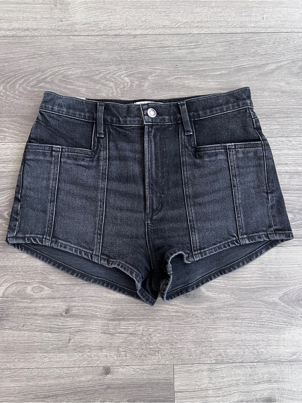 AGOLDE Nikita Denim Shorts Size 27 Gray Charcoal High Rise 2" Ins. Grunge Retro